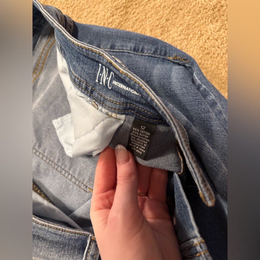 Jeans - Picture 3 of 3
